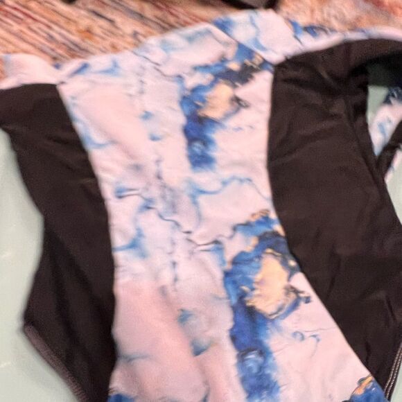 Girls long sleeve bathing suit with zipper closure front - Picture 5 of 6